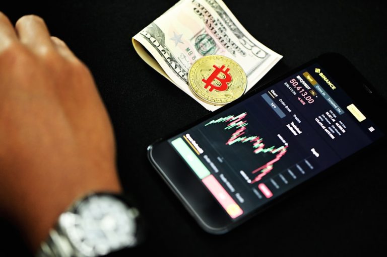 Обучение криптовалютной торговле и инвестированию в Канаде